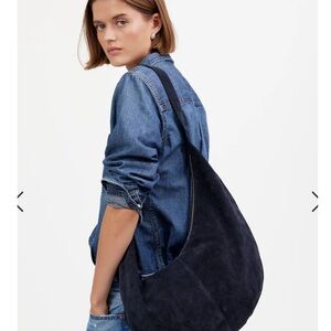 NWT Madewell Essential Curve Shoulder Bag in indigo suede